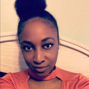 Meet your Posher, Kendra